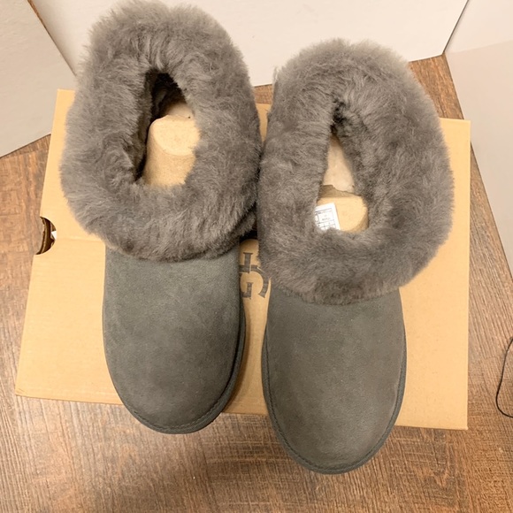 Last one❗️ UGG Classic Mini Fluff Sheepskin Bootie - Picture 8 of 13